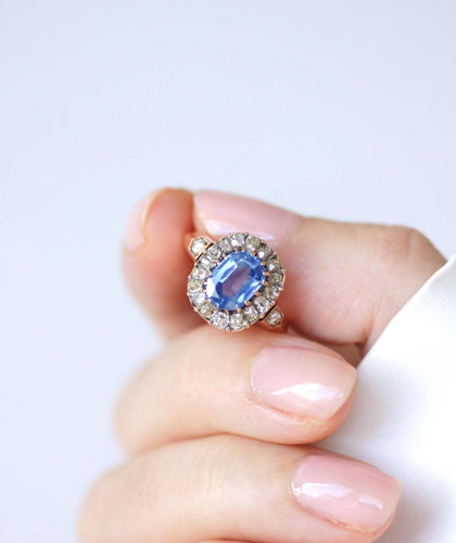 50.5 Bague marguerite en or rose, saphir de Ceylan et diamants 58 Facettes