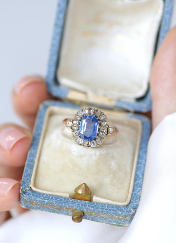 50.5 Bague marguerite en or rose, saphir de Ceylan et diamants 58 Facettes