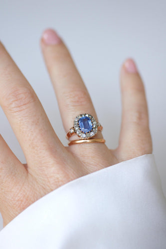 50.5 Bague marguerite en or rose, saphir de Ceylan et diamants 58 Facettes