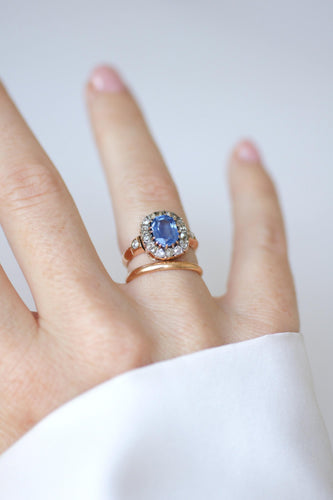 50.5 Bague marguerite en or rose, saphir de Ceylan et diamants 58 Facettes