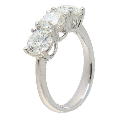 53 Bague trilogy en or blanc et diamants 3,01 ct 58 Facettes G4010