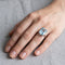 56 Bague Mid-Century en platine avec aigue-marine naturelle 58 Facettes RI-1071