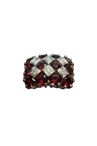 Bague 57 Bague cocktail années 50 en or jaune, grenats et diamants 58 Facettes