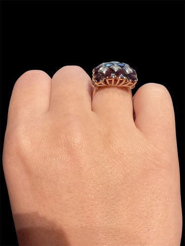 Bague 57 Bague cocktail années 50 en or jaune, grenats et diamants 58 Facettes