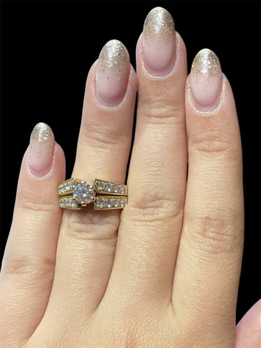 Bague 52 Bague solitaire 0,73 ct en or jaune 18K et diamants 58 Facettes