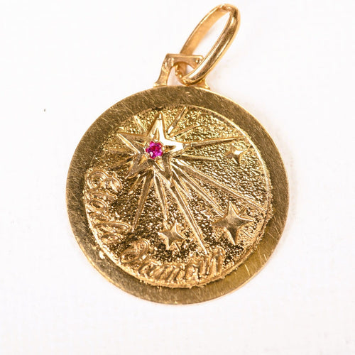 Étoile d'amour - Médaille ronde en or jaune et rubis synthétique 58 Facettes LMB-391