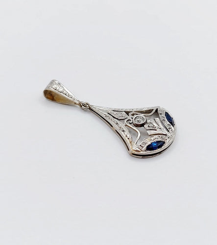 Art déco - Pendentif en or blanc 18k, platine, diamants et saphirs 58 Facettes A07721