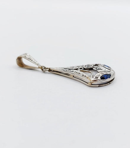 Art déco - Pendentif en or blanc 18k, platine, diamants et saphirs 58 Facettes A07721