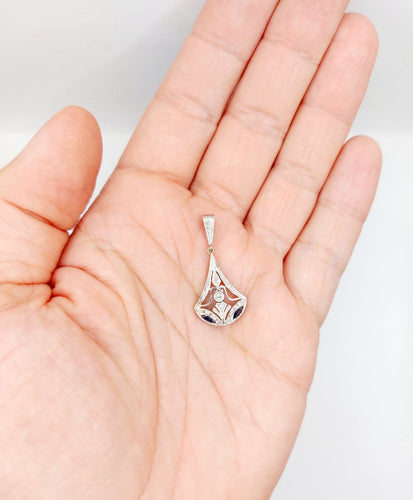 Art déco - Pendentif en or blanc 18k, platine, diamants et saphirs 58 Facettes A07721
