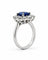54 Bague marguerite en or blanc avec diamants et saphir de Ceylan 58 Facettes 91022