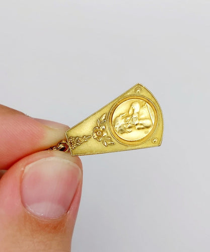 Pendentif LB - Médaille Art déco bébé en or 18K 58 Facettes A07726