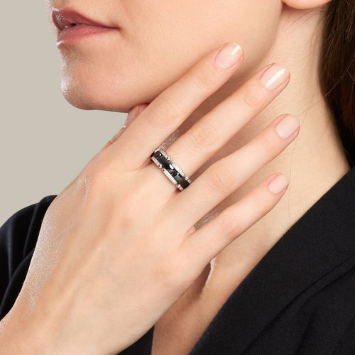 58 CHANEL Ultra - Bague en or blanc, céramique noire et diamants 58 Facettes 238