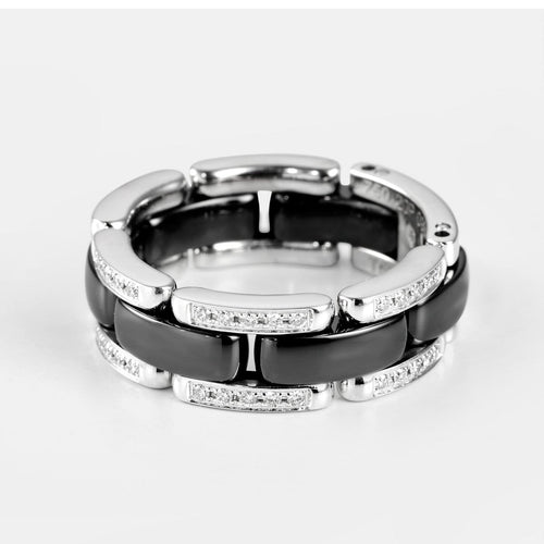 58 CHANEL Ultra - Bague en or blanc, céramique noire et diamants 58 Facettes 238