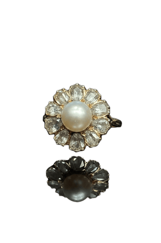 Bague 55 Bague austro-hongroise fleur en or jaune, perle et diamants 58 Facettes