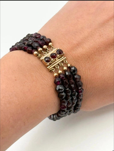 Bracelet Bracelet quatre rangs de perles de grenat, fermoir or jaune 58 Facettes Lazuli08/09