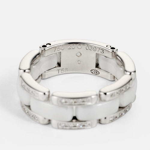 56 CHANEL Ultra - Bague en or blanc, céramique blanche et diamants 58 Facettes 136