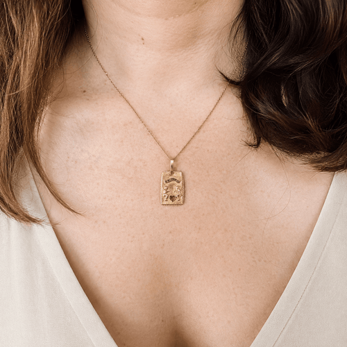 Médaille d'amour - Pendentif en or jaune et rubis synthétique 58 Facettes LMB-383