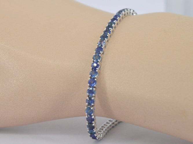 Bracelet tennis en or blanc et saphirs naturels 58 Facettes 2906