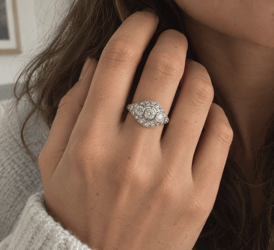 58 Art déco - Bague en platine et diamants 58 Facettes 1.0001644/3