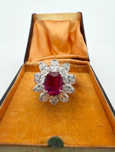 50 Années 50/60 - Bague en platine, rubis de Birmanie et diamants 58 Facettes 1205/B OC