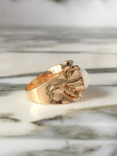 55.5 Bague végétale en or jaune 18K et pierre de lune 58 Facettes 282