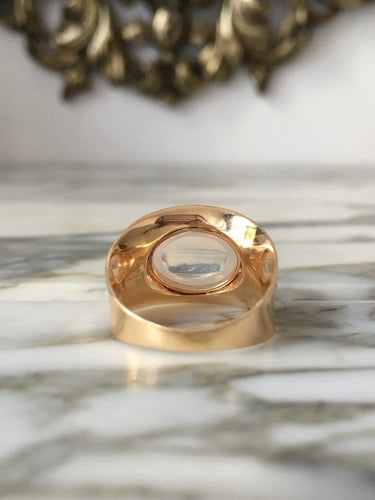 55.5 Bague végétale en or jaune 18K et pierre de lune 58 Facettes 282