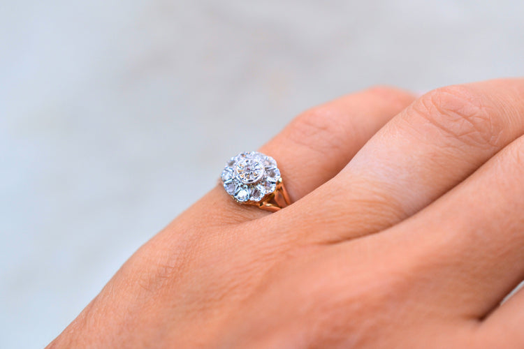 https://cdn.shopify.com/s/files/1/0963/7950/2920/files/bague-ancienne-noir-carat-or-rose-18-carats_5dcbce5d-d75b-41b9-83c8-0a5d72d5c679.jpg?v=1789394582