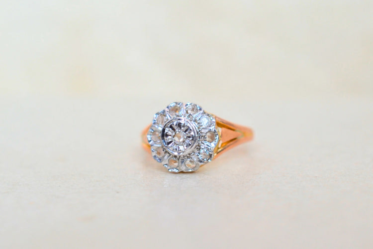 https://cdn.shopify.com/s/files/1/0963/7950/2920/files/bague-ancienne-diamants-rosace-or_849da492-7a84-44a0-9715-cd50ff0105d5.webp?v=1789394581