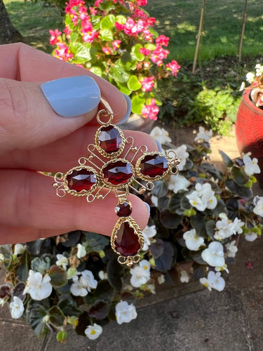 Pendentif croix ancienne en or jaune 18K et grenats de Perpignan 58 Facettes 44