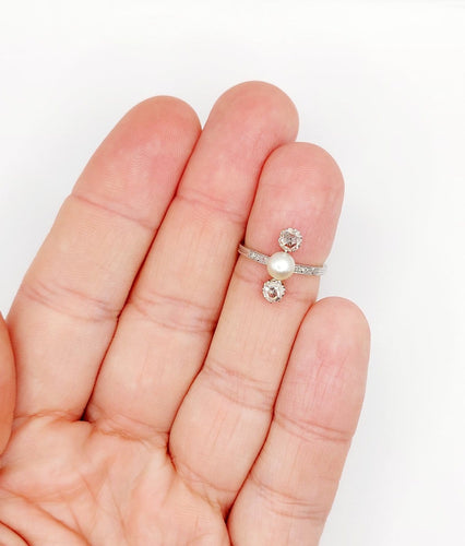 49 Bague antique en platine, perle et diamants taille rose 58 Facettes A07745