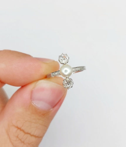 49 Bague antique en platine, perle et diamants taille rose 58 Facettes A07745
