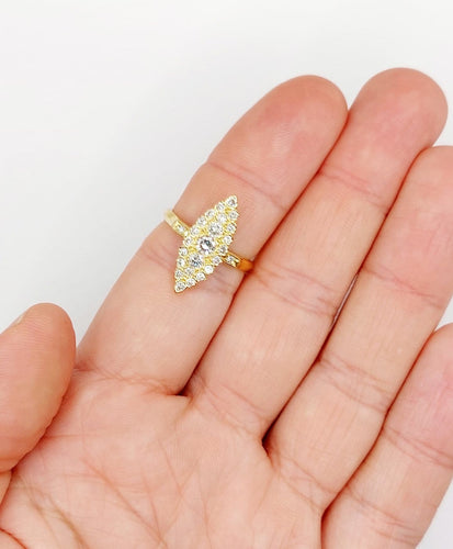 Bague 56 Bague marquise vintage en or 18K et diamants 58 Facettes A07747