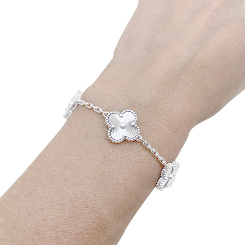 Bracelet Van Cleef & Arpels - Bracelet Alhambra en or blanc guilloché 58 Facettes 35950