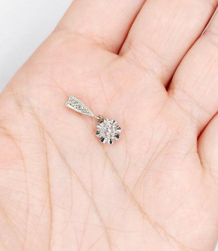 Pendentif antique en or blanc 18K, platine et diamants 58 Facettes A07751