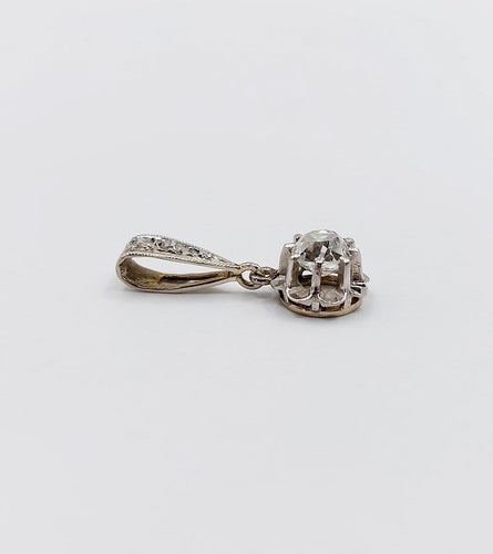 Pendentif antique en or blanc 18K, platine et diamants 58 Facettes A07751