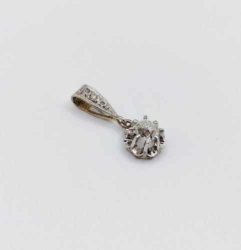 Pendentif antique en or blanc 18K, platine et diamants 58 Facettes A07751
