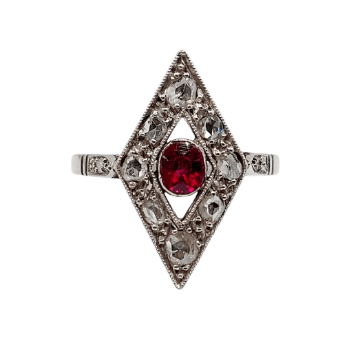 Bague marquise Art déco en or blanc, rubis et diamants