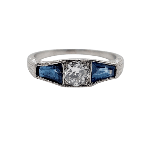 45 Art déco - Bague en platine, diamant taille ancienne et saphirs 58 Facettes A07759