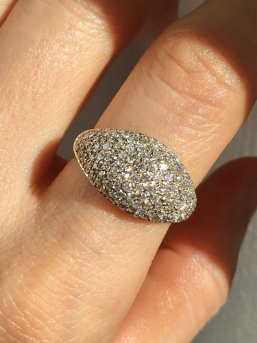 55.5 Bague dôme en or blanc et diamants 58 Facettes 284