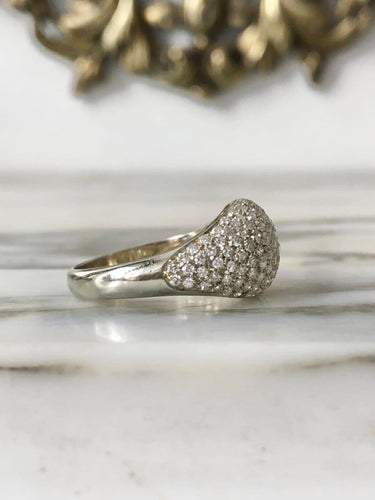 55.5 Bague dôme en or blanc et diamants 58 Facettes 284