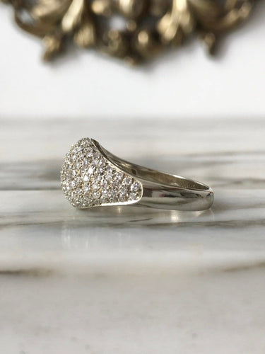 55.5 Bague dôme en or blanc et diamants 58 Facettes 284
