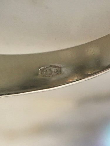 55.5 Bague dôme en or blanc et diamants 58 Facettes 284