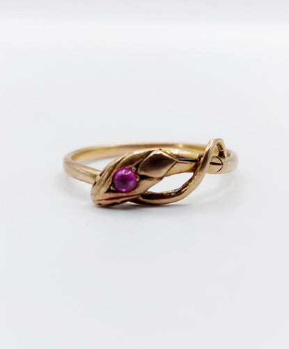 56 Bague serpent antique en or rose et rubis synthétique 58 Facettes A07774