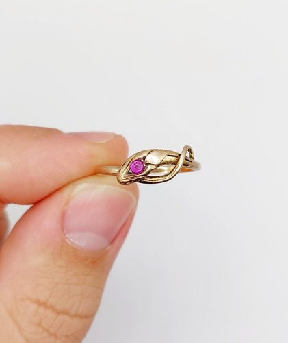 56 Bague serpent antique en or rose et rubis synthétique 58 Facettes A07774