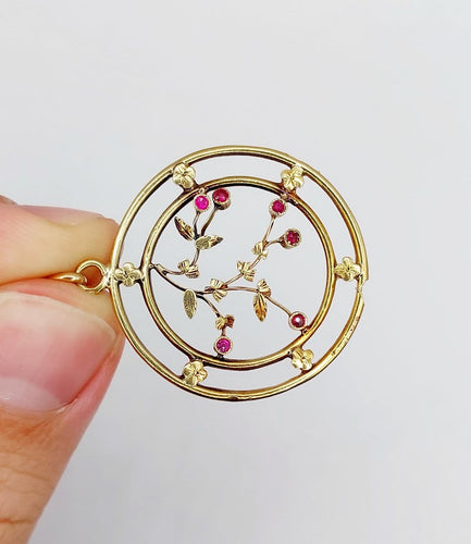 Pendentif Art nouveau en or 18k et rubis synthétiques 58 Facettes A07776