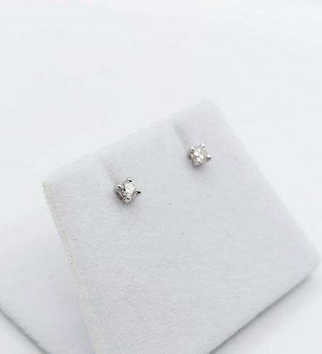 Boucles d'oreilles puces vintage en or blanc et diamants 58 Facettes A07782
