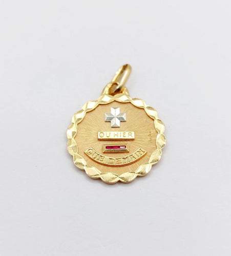 Augis - Pendentif médaille d'amour en or rose 18k et rubis 58 Facettes A07785