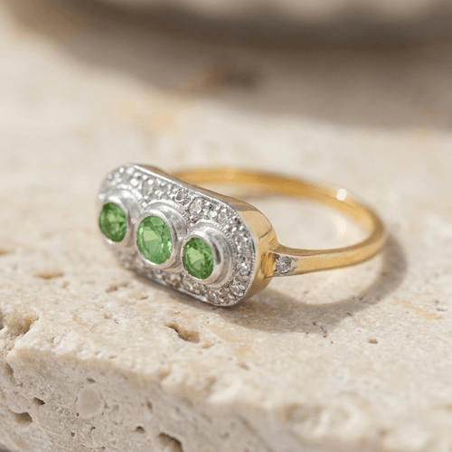 Antiker Ring mit grünen Granaten 58 Facettes HJ062659