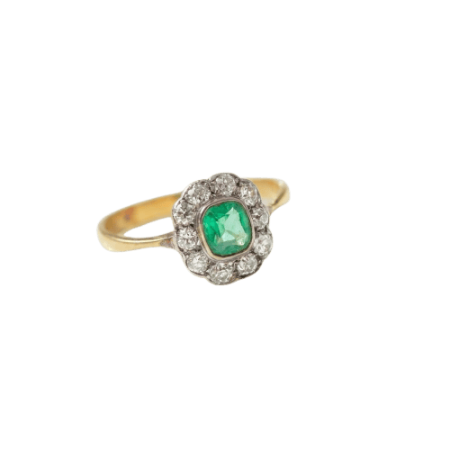 59 Bague entourage ancienne en or jaune, émeraude et diamants 58 Facettes HJ062655