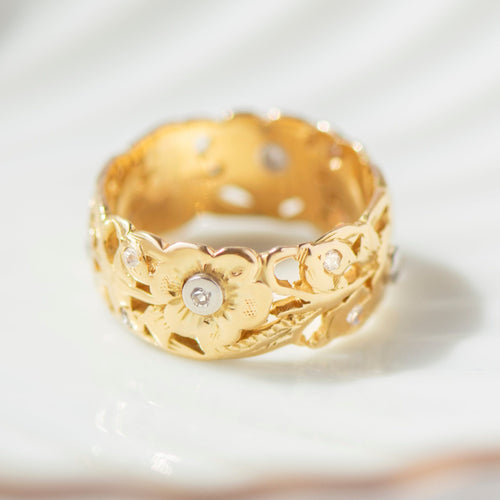 54 Bague bandeau florale ancienne en or jaune et diamants 58 Facettes HJ062656